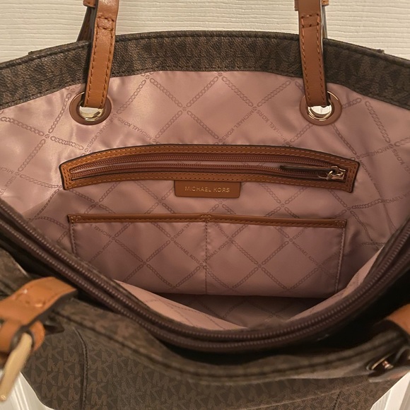 Michael Kors Jet Set Travel bag - Picture 4 of 6